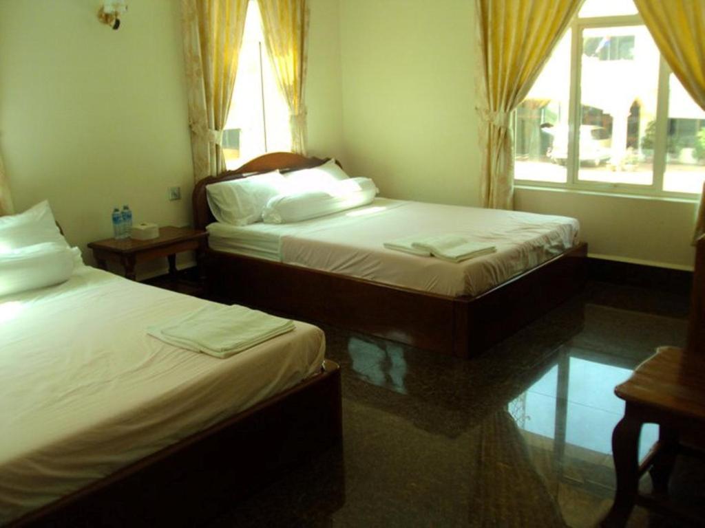 Old Town Guesthouse Кампот Стая снимка
