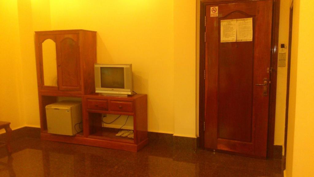 Old Town Guesthouse Кампот Стая снимка